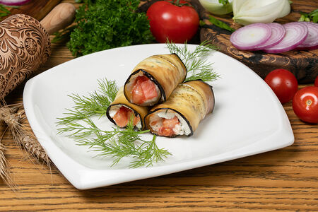 Рулетики из баклажанов с сыром