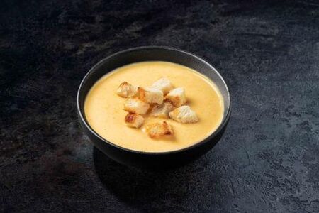 Сырный суп с крутонами