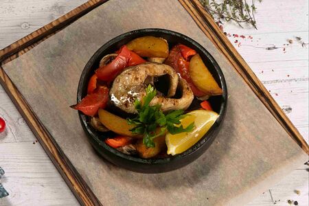 Осетрина запеченная с картофелем