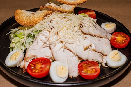 Салат Цезарь курица