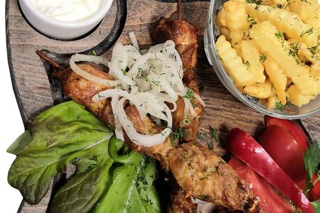 Куриный шашлычок на шпажках