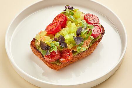 Брускетта с риетом из лосося