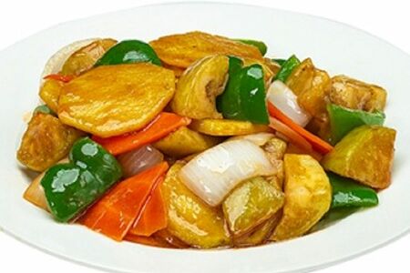 Картофель, тушенный с овощами 605