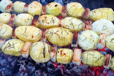 Картофель беби с салом