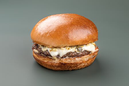 Бургер говяжий острый