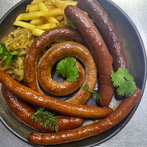 Ассорти из колбасок на компанию