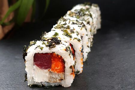 Ролл Балтимор с тунцом и угрем