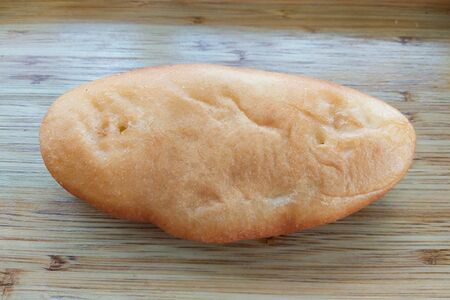 Пирожок с картофелем жареный