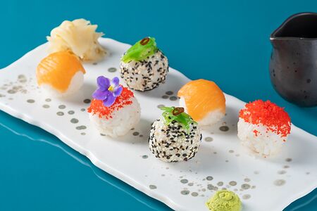 Тэмари лосось, креветка и угорь