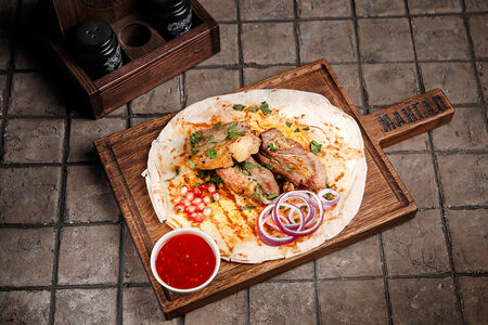 Пикантные свиные ребрышки на мангале