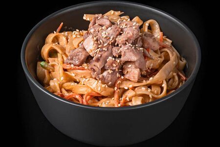 Лапша Удон с курицей в сливочном соусе