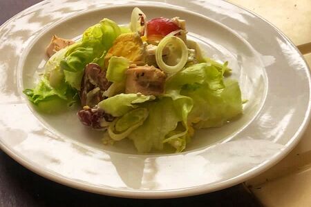 Салат с курицей и винoградом