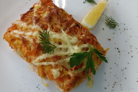 Кета под овощами