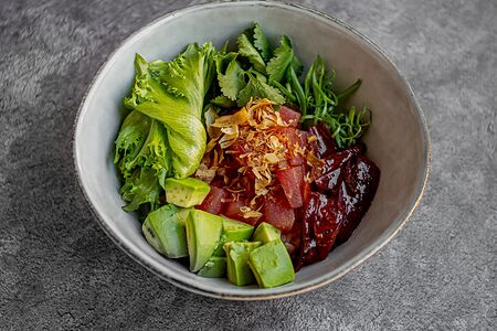 Поке с лососем и манго