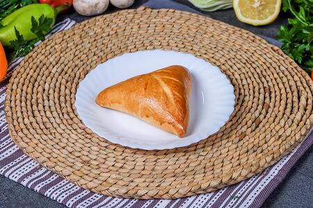 Пирожок с капустой