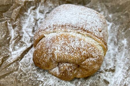 Булочка со сгущёнкой