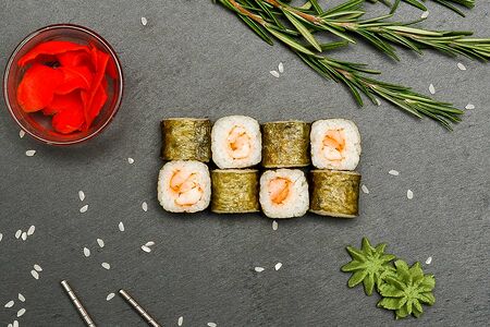 Ролл с креветкой