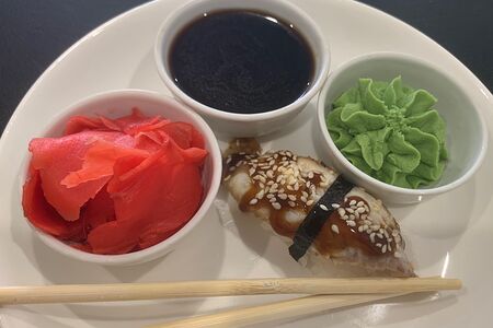 Суши с угрем