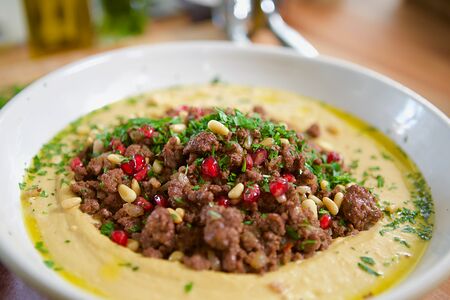 Хумус с мясом