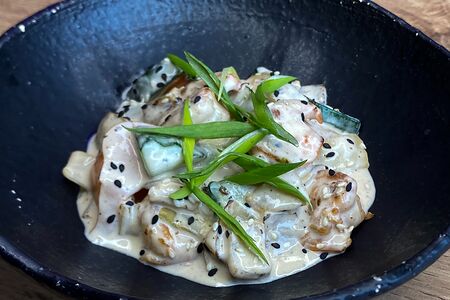 Тигровые креветки с овощами в кокосовом соусе