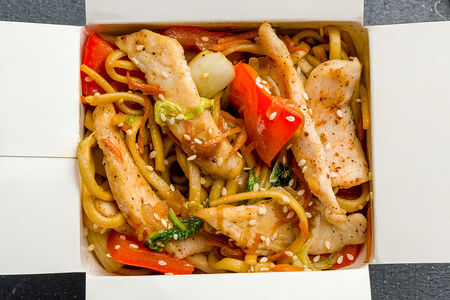 Вок с курицей