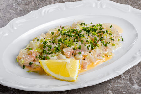 Тартар из сибаса