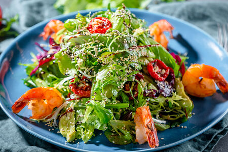 Салат из тигровых креветок