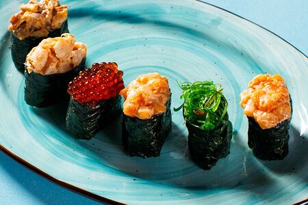 Гункан угорь спайси