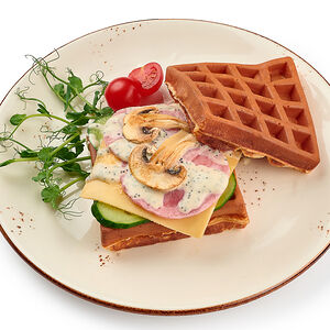 Вафли с ветчиной, сыром и яйцом