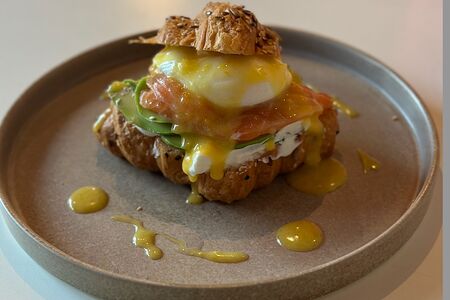 Яйцо Бенедикт с лососем