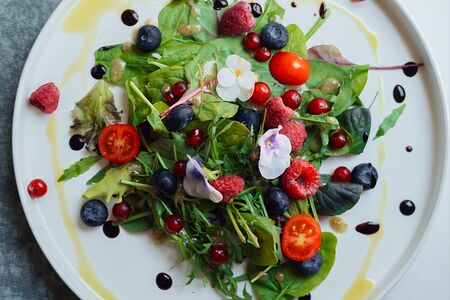 Салат Лето с ягодами