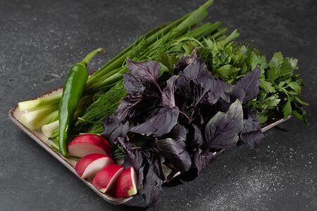 Ассорти из свежей зелени