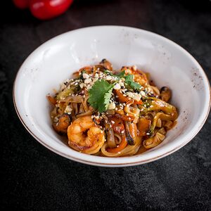 Вок с морепродуктами