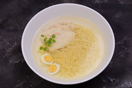 Наваристый куриный бульон