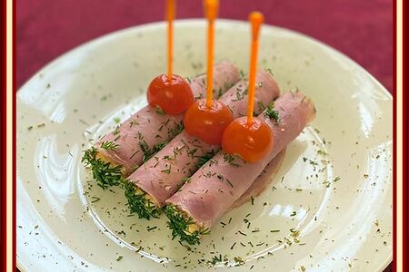 Рулетики из ветчины с сыром