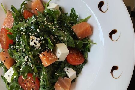 Салат с семгой