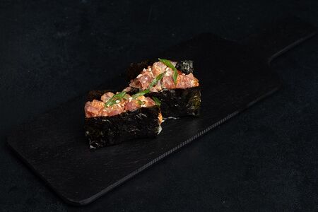 Острые суши с окунем