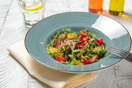 Теплый салат с томленой фермерской уткой