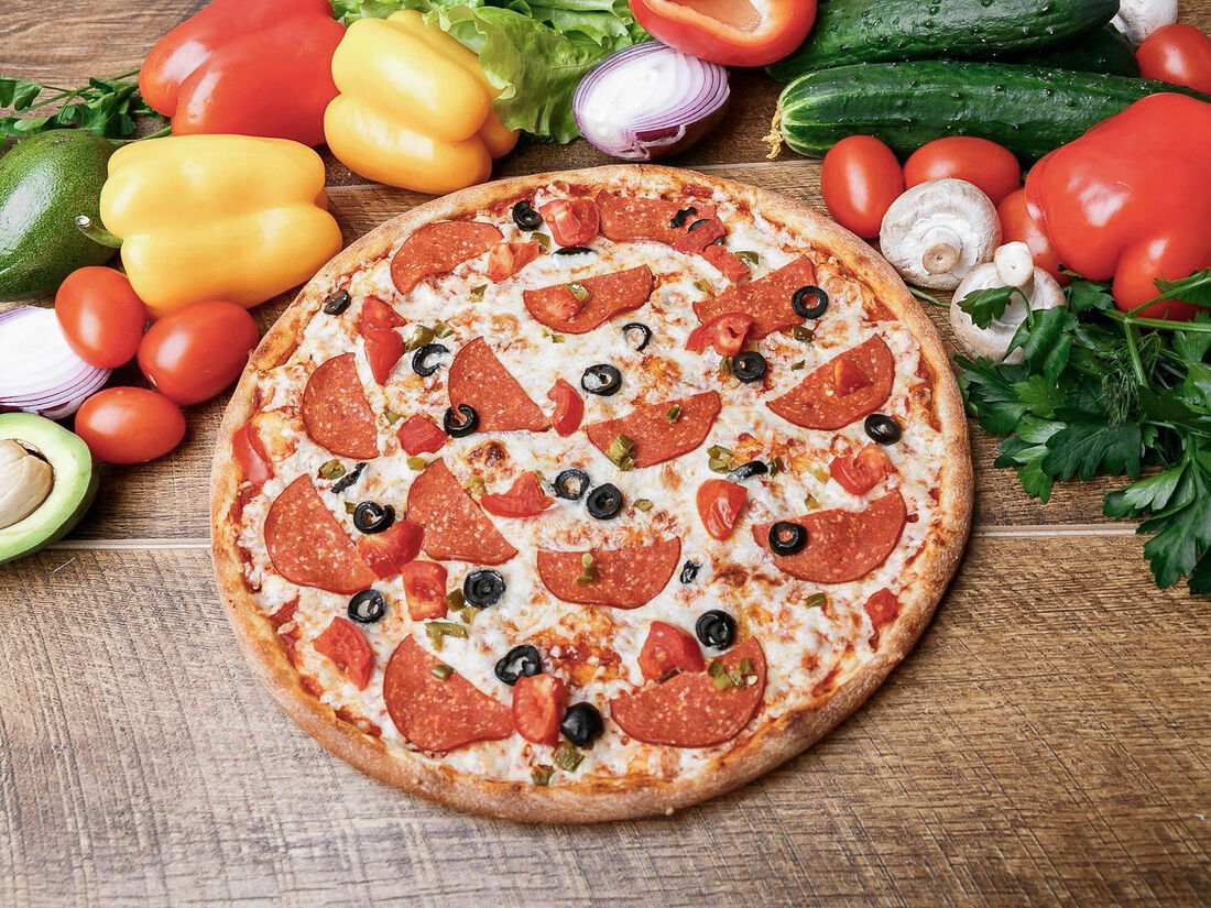 Супер пицца доставка. Супер пицца. Пицца супер пицца. Суперпицца плюс. Пиццерия плюс пиццы.