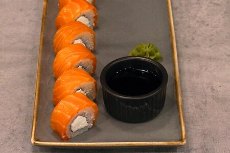 Ролл Филадельфия с огурцом