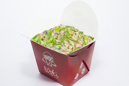 Сливочный удон с лососем