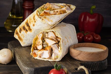 Шаурма Тейсти на углях