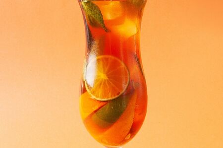 Тропический холодный чай