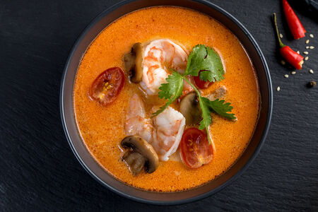 Том ям с тигровыми креветками