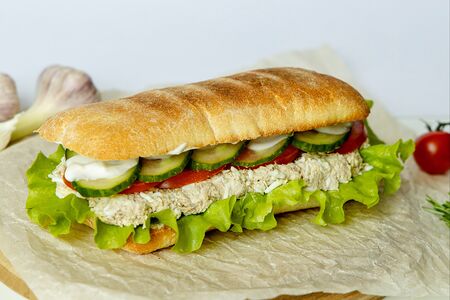 Чиабатта с тунцом