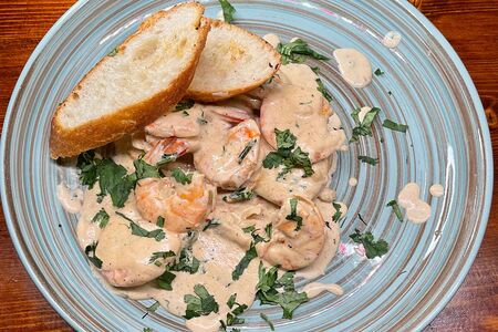 Тигровые креветки в сливочно-чесночном соусе