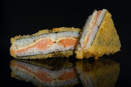 Японский сендвич с лососем