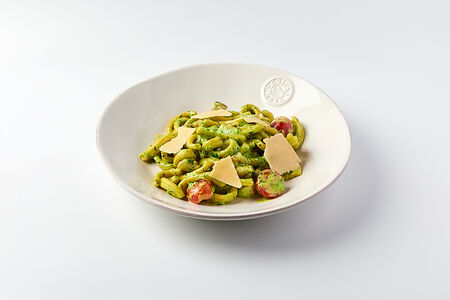 Казаречче с курицей и песто