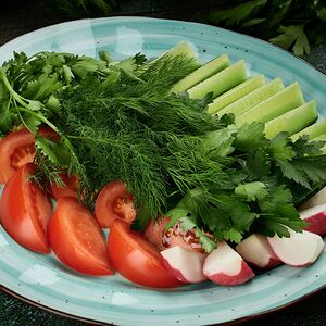 Свежие овощи и зелень