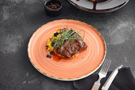 Бавет из говядины и пюре с сулугуни